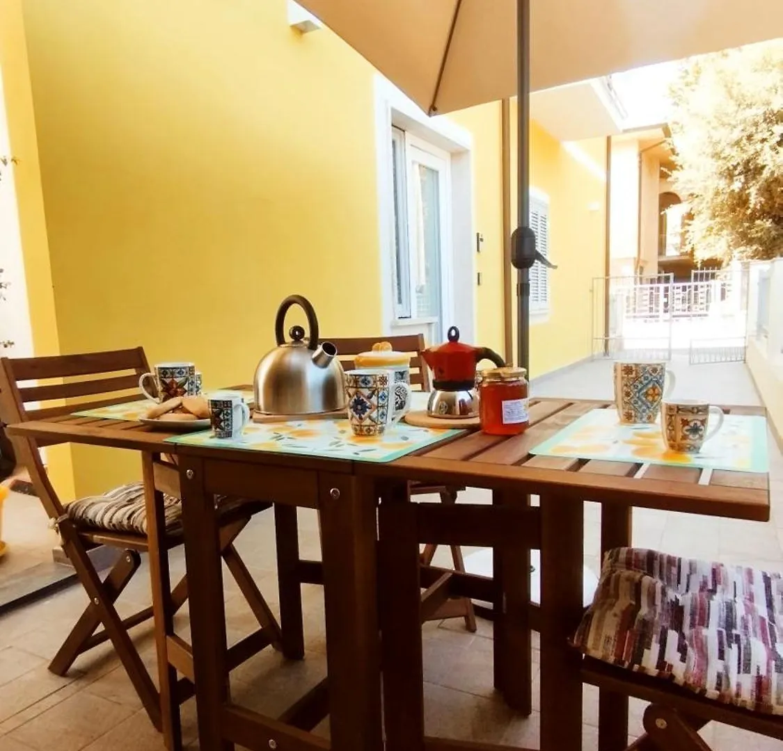 Appartamento Marta - Casa Vacanze La Limoncella Torre del Lago Puccini 0*,  Italy